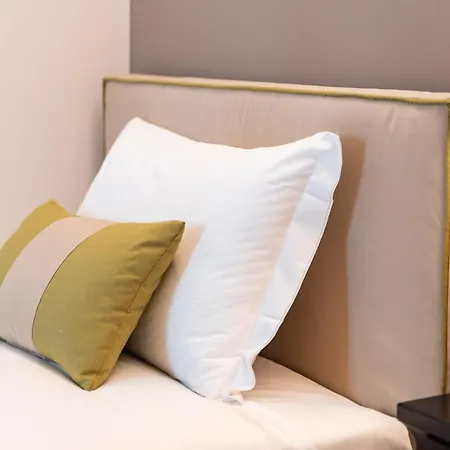 Del Conte 3* לבנו