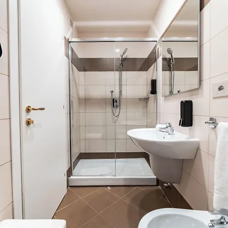 מלון Del Conte לבנו