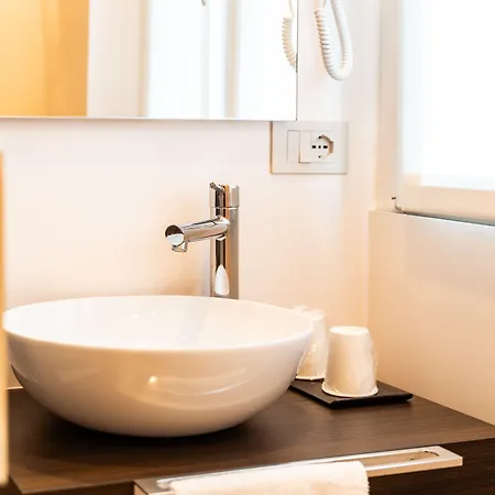 Del Conte מלון לבנו